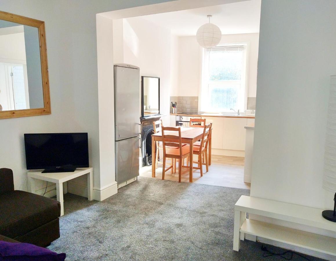 Entire floor 2 Bedrooms on Westcliff Bournemouth Buitenkant foto