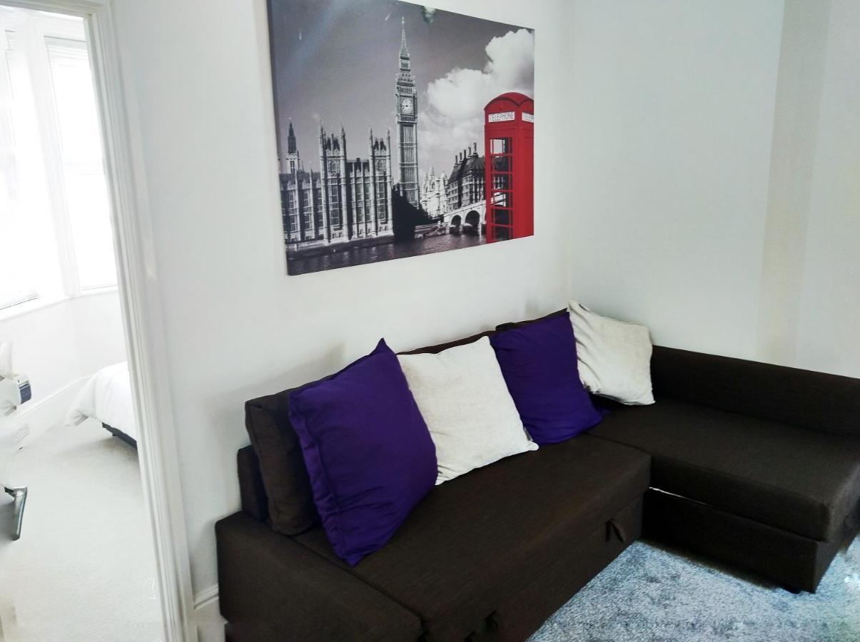 Entire floor 2 Bedrooms on Westcliff Bournemouth Buitenkant foto